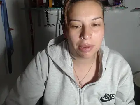 cloequeen15 online show from September 24, 2025, 10:44 am