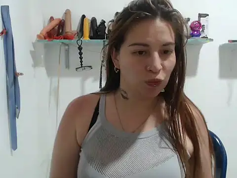 cloequeen15 online show from September 26, 2025, 5:09 pm