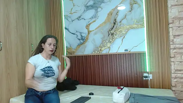 mollyandsam303av online show from March 11, 2026, 7:30 pm