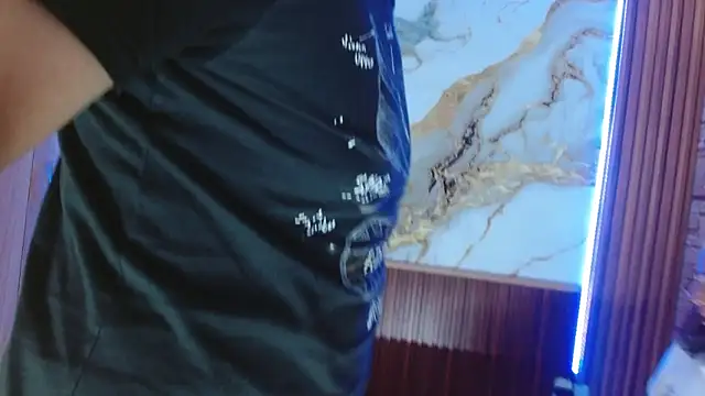 mollyandsam303av online show from February 10, 2026, 7:35 pm