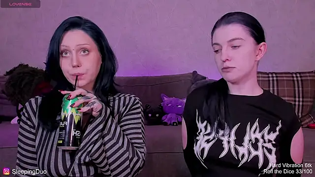 Threesomebabes online show from June 12, 2026, 7:33 pm