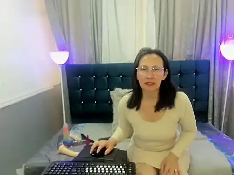 Oriana Jhonson online show from April 18, 2026, 12:07 pm