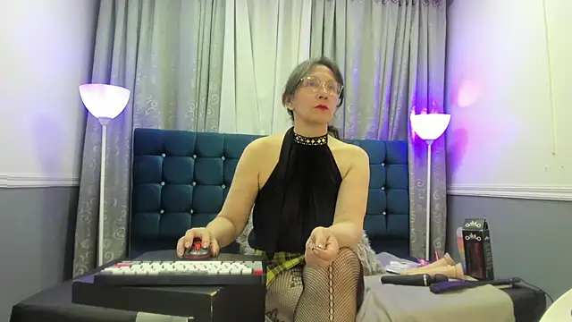 Snapshot of Oriana_Jhonson chatting on June 18, 2026, 12:20 am Oriana Jhonson online show from June 18, 2026, 12:20 am
