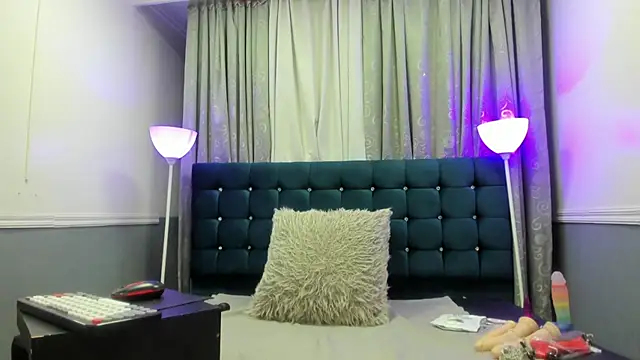 Snapshot of Oriana_Jhonson chatting on July 15, 2026, 12:50 am Oriana Jhonson online show from July 15, 2026, 12:50 am