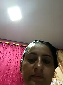 Titiss8921 online show from October 25, 2025, 1:34 pm