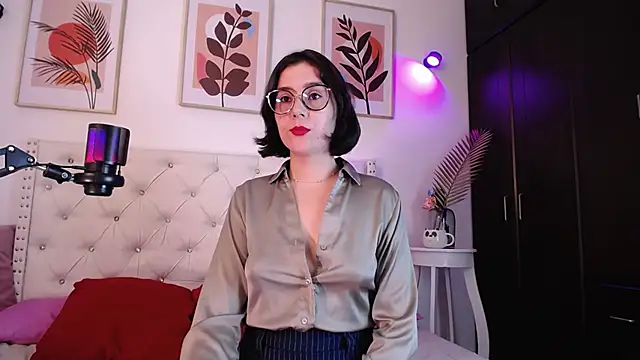 barbyehot online show from November 19, 2025, 8:42 pm