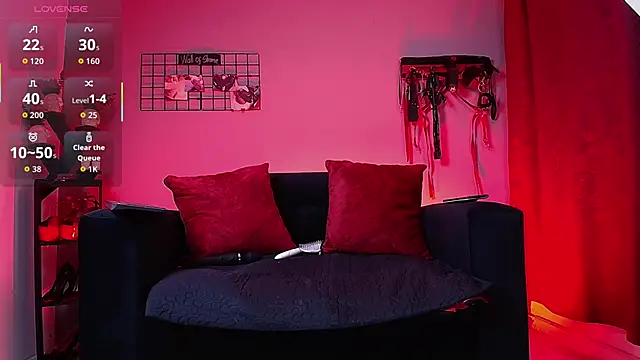 Daphne Clarke online show from November 3, 2025, 11:25 am