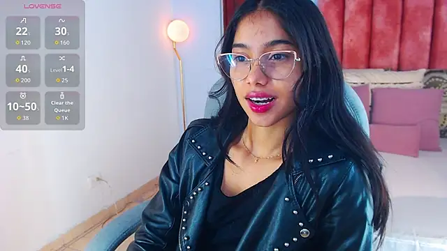 Milaa Star  online show from October 24, 2025, 4:11 am