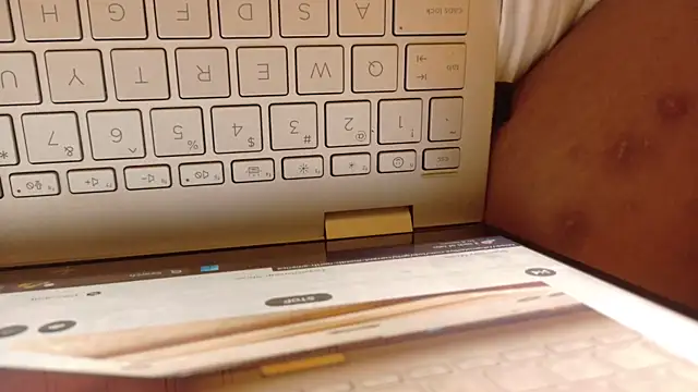 Snapshot of Dallasbest214 chatting on October 24, 2025, 6:56 am Dallasbest214 online show from October 24, 2025, 6:56 am