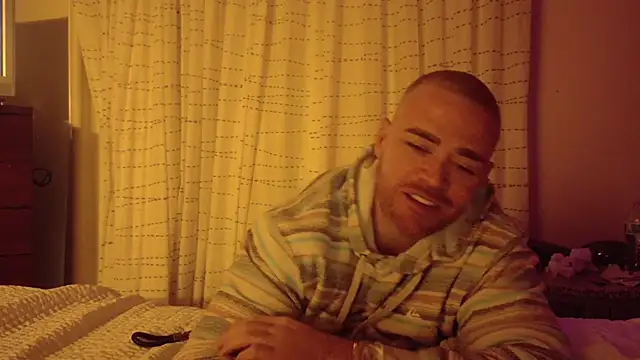 Snapshot of Dallasbest214 chatting on November 27, 2025, 2:34 am Dallasbest214 online show from November 27, 2025, 2:34 am