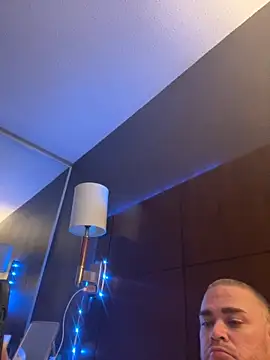 Snapshot of Dallasbest214 chatting on November 7, 2025, 8:35 pm Dallasbest214 online show from November 7, 2025, 8:35 pm