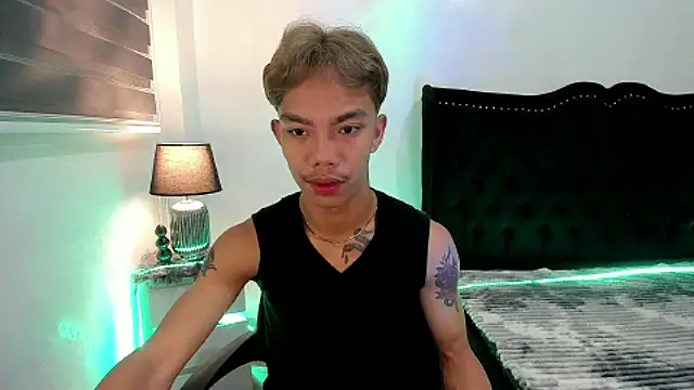 Snapshot of jersthebigfuckerxxx chatting on October 4, 2025, 2:24 am jersthebigfuckerxxx online show from October 4, 2025, 2:24 am