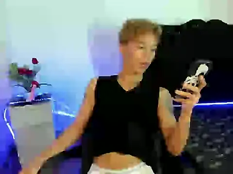 Snapshot of jersthebigfuckerxxx chatting on October 13, 2025, 4:25 am jersthebigfuckerxxx online show from October 13, 2025, 4:25 am