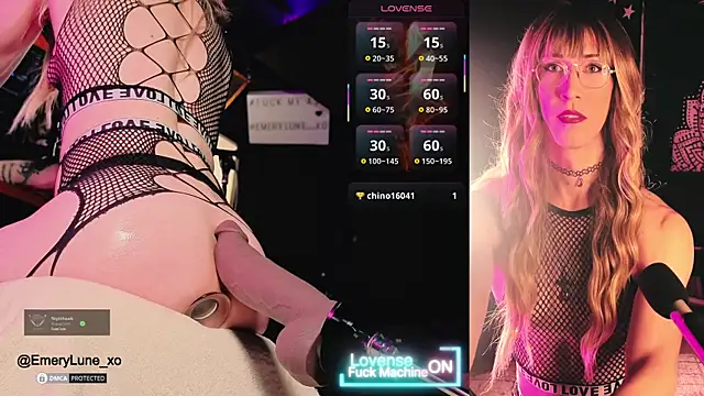 Snapshot of EmeryLune_xo chatting on December 22, 2025, 6:13 am EmeryLune xo online show from December 22, 2025, 6:13 am