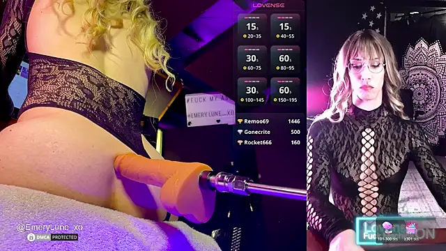 Snapshot of EmeryLune_xo chatting on December 4, 2025, 5:17 am EmeryLune xo online show from December 4, 2025, 5:17 am