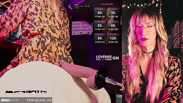 Snapshot of EmeryLune_xo chatting on January 7, 2026, 5:45 am EmeryLune xo online show from January 7, 2026, 5:45 am