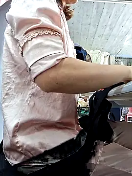 Snapshot of irina_hana chatting on November 9, 2025, 2:04 am irina hana online show from November 9, 2025, 2:04 am