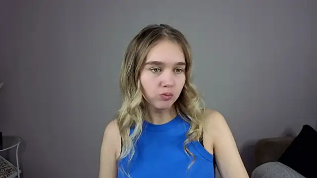 Snapshot of Vel1ka chatting on November 17, 2025, 12:42 pm Vel1ka online show from November 17, 2025, 12:42 pm