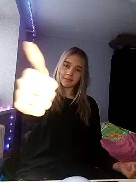 Vel1ka online show from April 26, 2026, 4:32 am