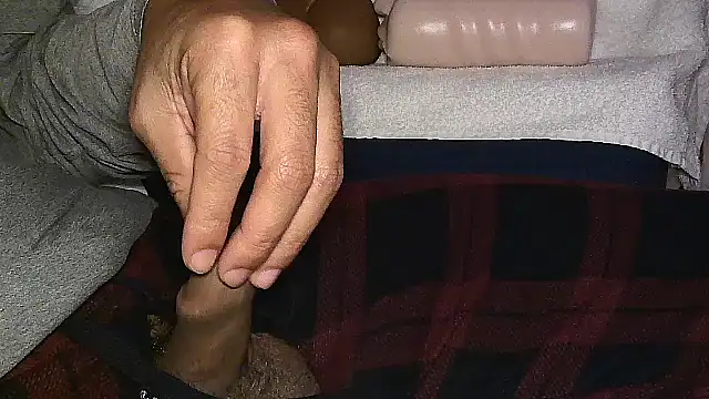 Snapshot of GRiZZLYBONE chatting on October 17, 2025, 7:00 am GRiZZLYBONE online show from October 17, 2025, 7:00 am