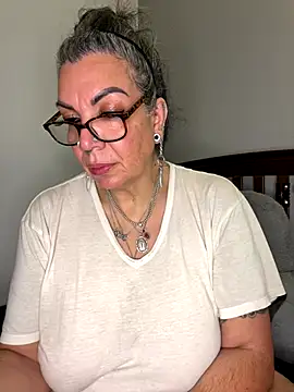 Snapshot of dieseldame1313 chatting on November 6, 2025, 1:42 am dieseldame1313 online show from November 6, 2025, 1:42 am