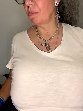 Snapshot of dieseldame1313 chatting on December 3, 2025, 3:07 am dieseldame1313 online show from December 3, 2025, 3:07 am