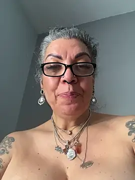 Snapshot of dieseldame1313 chatting on March 10, 2025, 8:34 pm dieseldame1313 online show from March 10, 2025, 8:34 pm