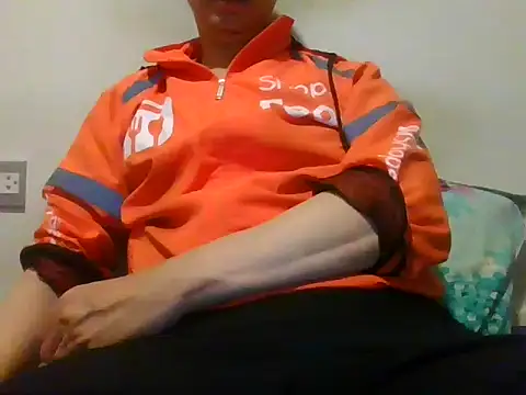 leanhtung123 online show from November 7, 2025, 1:37 pm