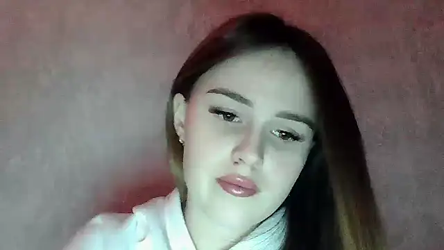 SweetLoraa online show from February 9, 2026, 4:27 pm