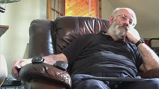 janzer13 online show from November 24, 2025, 2:50 pm