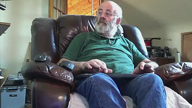 janzer13 online show from December 19, 2025, 2:08 pm