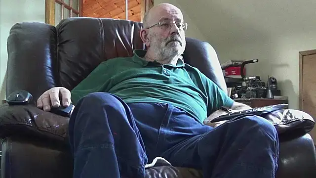 janzer13 online show from February 28, 2026, 2:17 pm