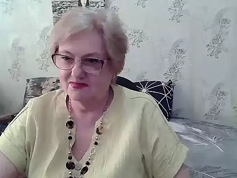 Snapshot of Renata62011 chatting on May 8, 2026, 12:42 pm Renata62011 online show from May 8, 2026, 12:42 pm