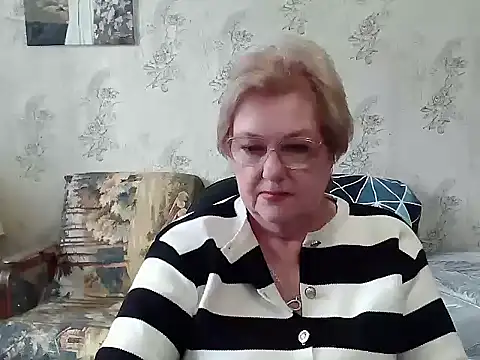 Snapshot of Renata62011 chatting on November 27, 2025, 11:54 am Renata62011 online show from November 27, 2025, 11:54 am