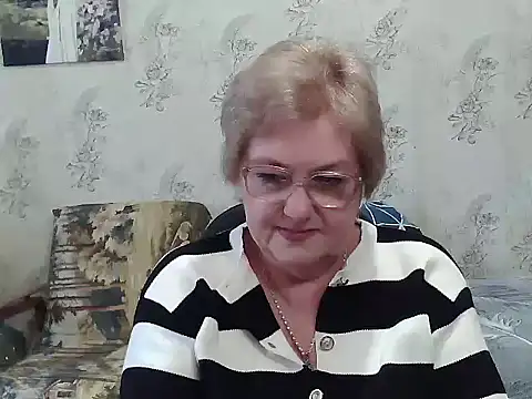 Snapshot of Renata62011 chatting on December 3, 2025, 12:04 pm Renata62011 online show from December 3, 2025, 12:04 pm
