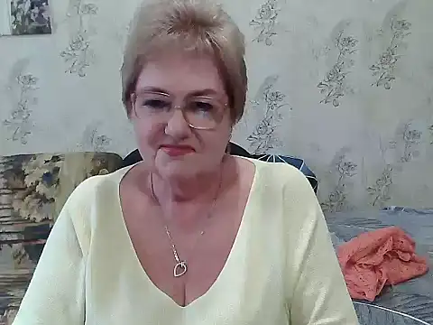 Snapshot of Renata62011 chatting on December 16, 2025, 12:20 pm Renata62011 online show from December 16, 2025, 12:20 pm