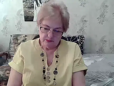 Snapshot of Renata62011 chatting on May 15, 2026, 12:14 pm Renata62011 online show from May 15, 2026, 12:14 pm