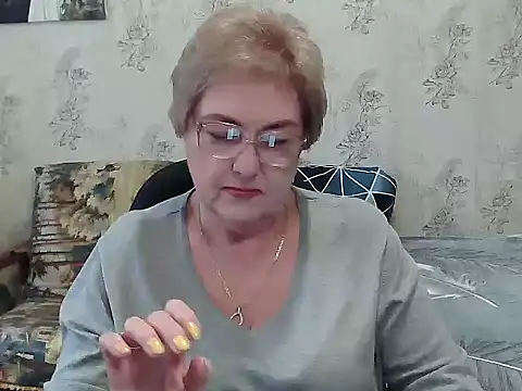 Snapshot of Renata62011 chatting on November 10, 2025, 11:37 am Renata62011 online show from November 10, 2025, 11:37 am