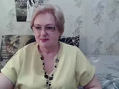 Snapshot of Renata62011 chatting on May 19, 2026, 12:23 pm Renata62011 online show from May 19, 2026, 12:23 pm