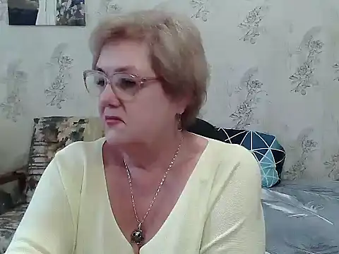 Snapshot of Renata62011 chatting on December 18, 2025, 12:42 pm Renata62011 online show from December 18, 2025, 12:42 pm