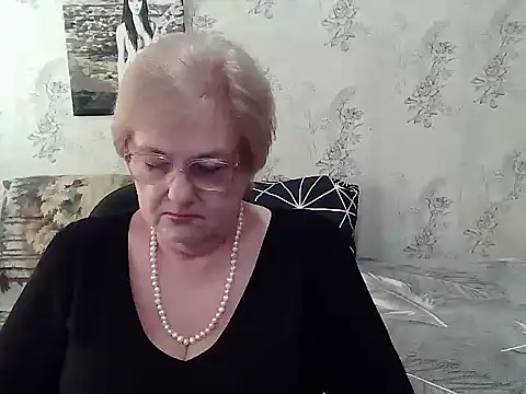 Snapshot of Renata62011 chatting on April 27, 2026, 11:19 am Renata62011 online show from April 27, 2026, 11:19 am