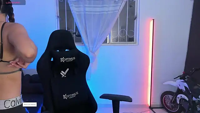 Snapshot of Aishelyng chatting on October 2, 2025, 9:07 pm Aishelyng online show from October 2, 2025, 9:07 pm