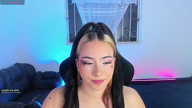 Snapshot of Aishelyng chatting on October 6, 2025, 9:48 pm Aishelyng online show from October 6, 2025, 9:48 pm