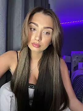 Snapshot of ellariverss chatting on June 12, 2026, 3:59 am ellariverss online show from June 12, 2026, 3:59 am