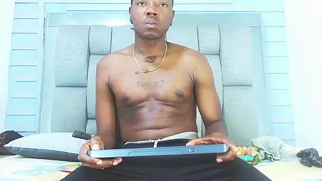 Snapshot of Black_Fire10 chatting on November 7, 2025, 7:29 pm Black Fire10 online show from November 7, 2025, 7:29 pm