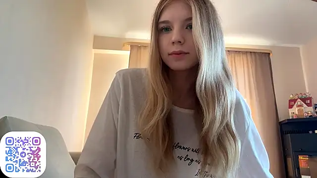 Snapshot of FruityXo chatting on September 11, 2025, 8:25 am FruityXo online show from September 11, 2025, 8:25 am