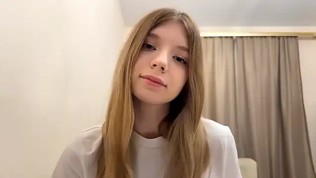 Snapshot of FruityXo chatting on November 27, 2025, 6:52 pm FruityXo online show from November 27, 2025, 6:52 pm