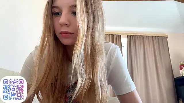 Snapshot of FruityXo chatting on September 13, 2025, 10:59 am FruityXo online show from September 13, 2025, 10:59 am