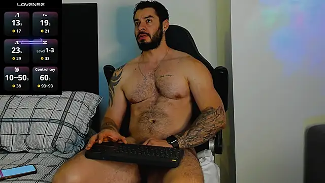 Snapshot of Drake_Cole chatting on December 22, 2025, 11:16 pm Drake Cole online show from December 22, 2025, 11:16 pm