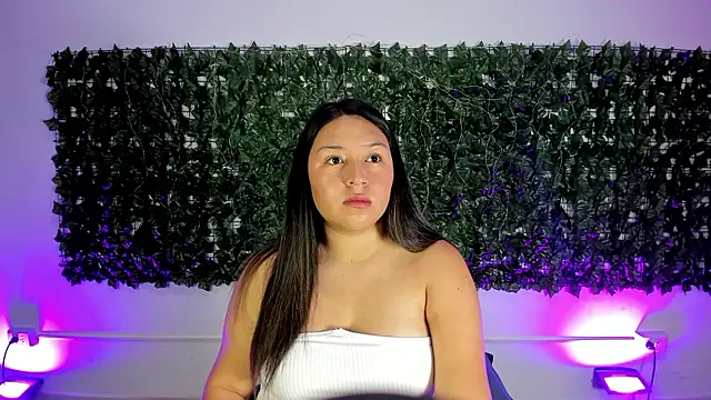 BellaRoux1 online show from March 5, 2026, 12:24 pm